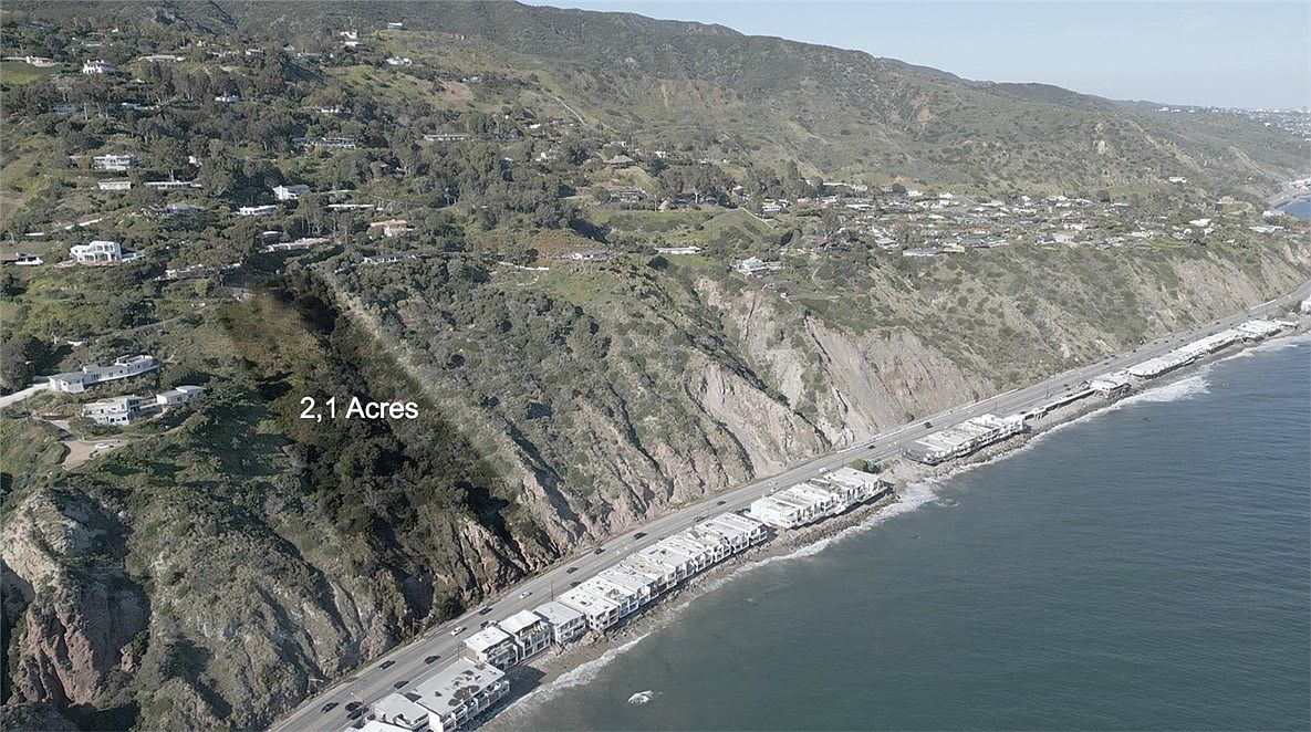 Aerial view of the 2.1-acre Rockpoint Way parcel cresting the Malibu cliffs above the Pacific Coast Highway.